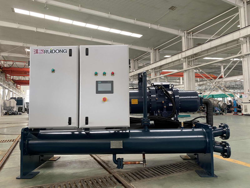 Enfriador de agua de tornillo refrigerado por agua industrial con un solo compresor 200kw-1500kw